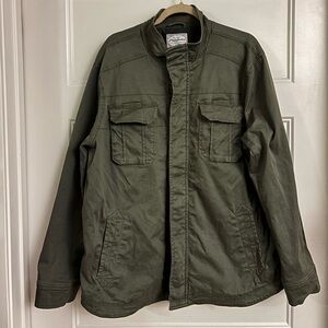 Military Green Utility Jacket with Sturdy Canvas
